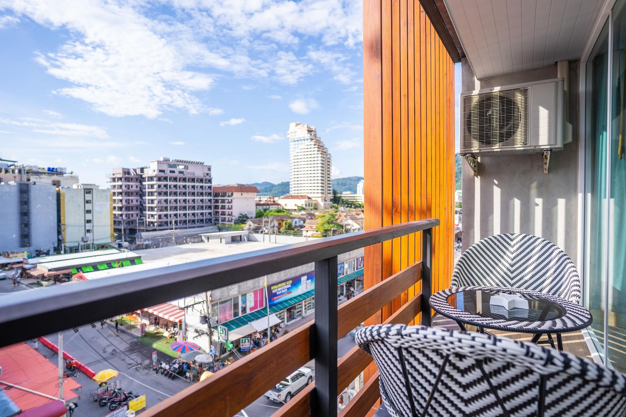 Dsure Hotel Phuket Patong Exterior photo