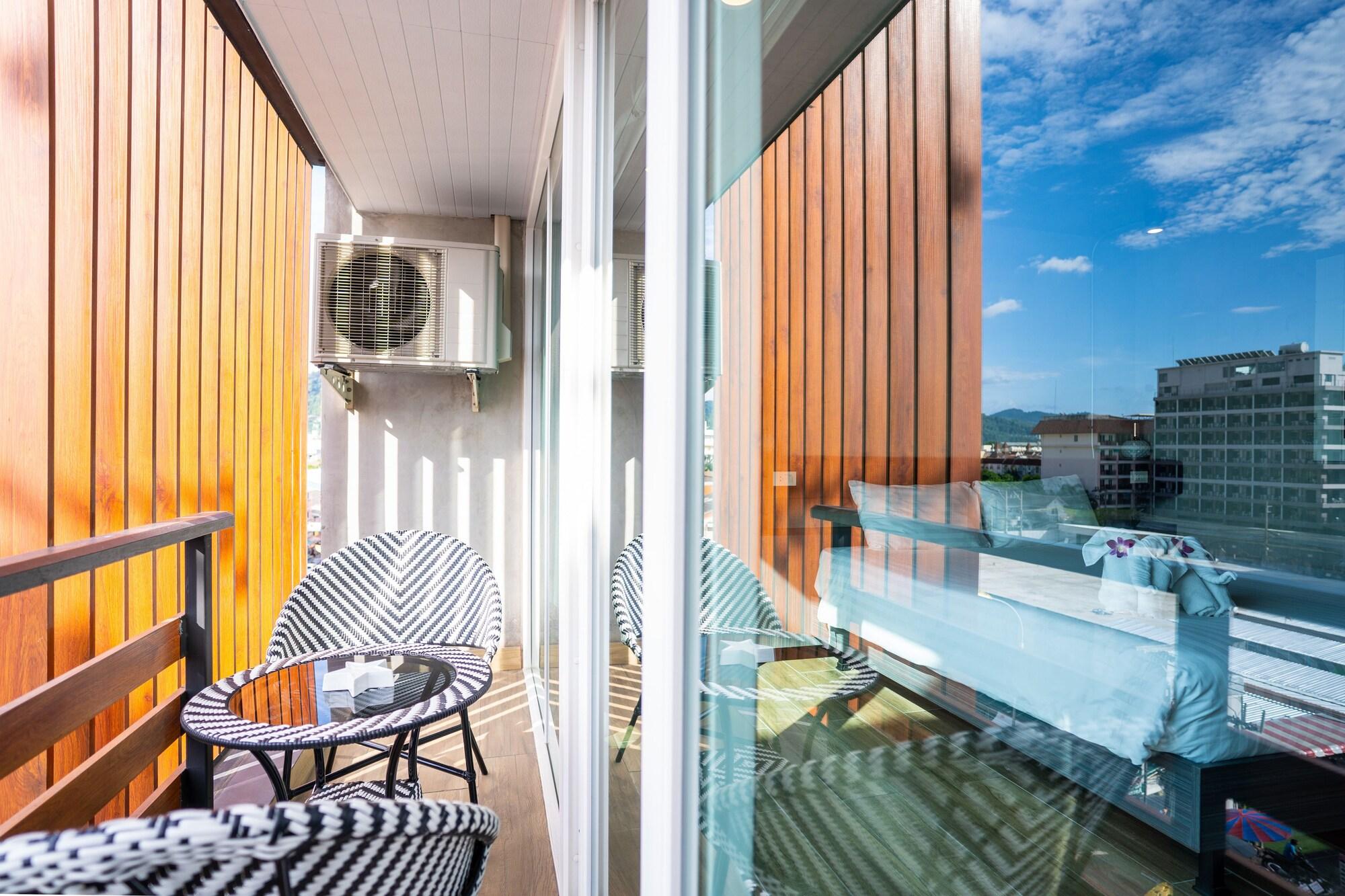 Dsure Hotel Phuket Patong Exterior photo