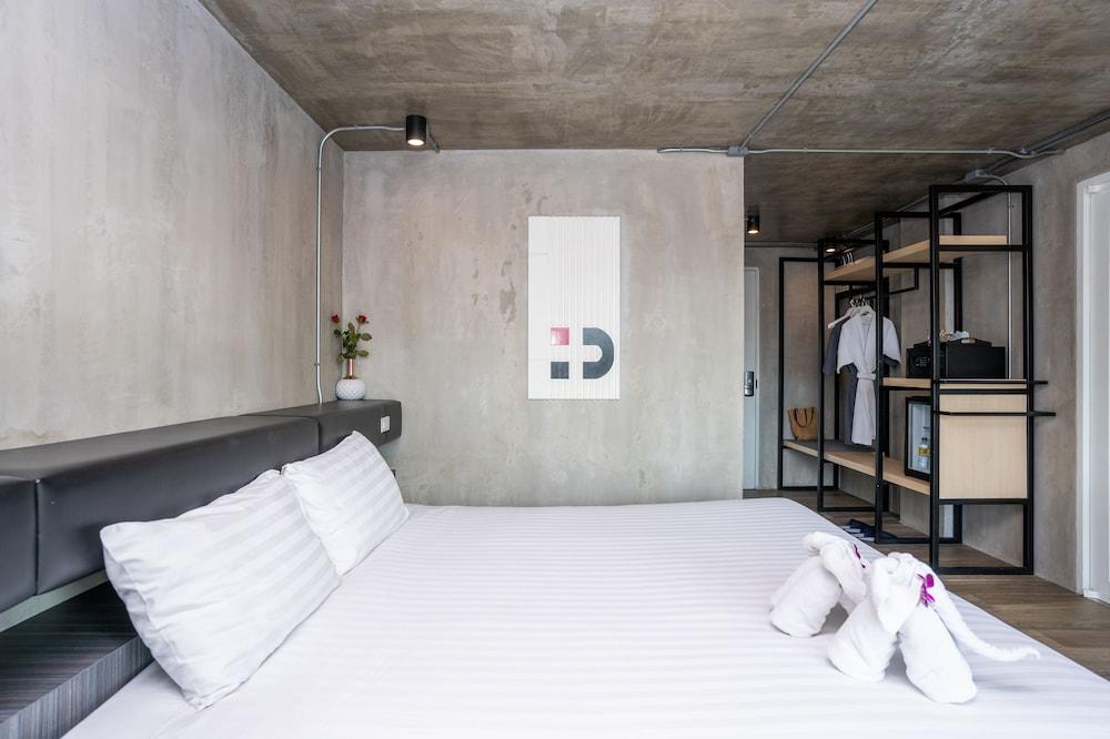 Dsure Hotel Phuket Patong Exterior photo