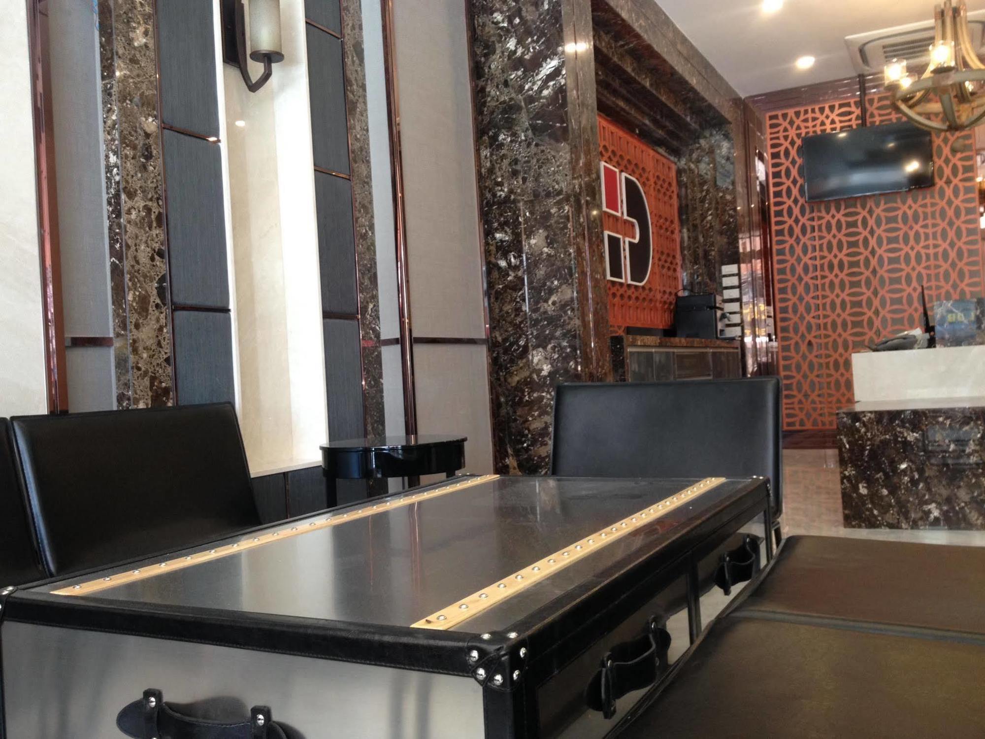 Dsure Hotel Phuket Patong Exterior photo
