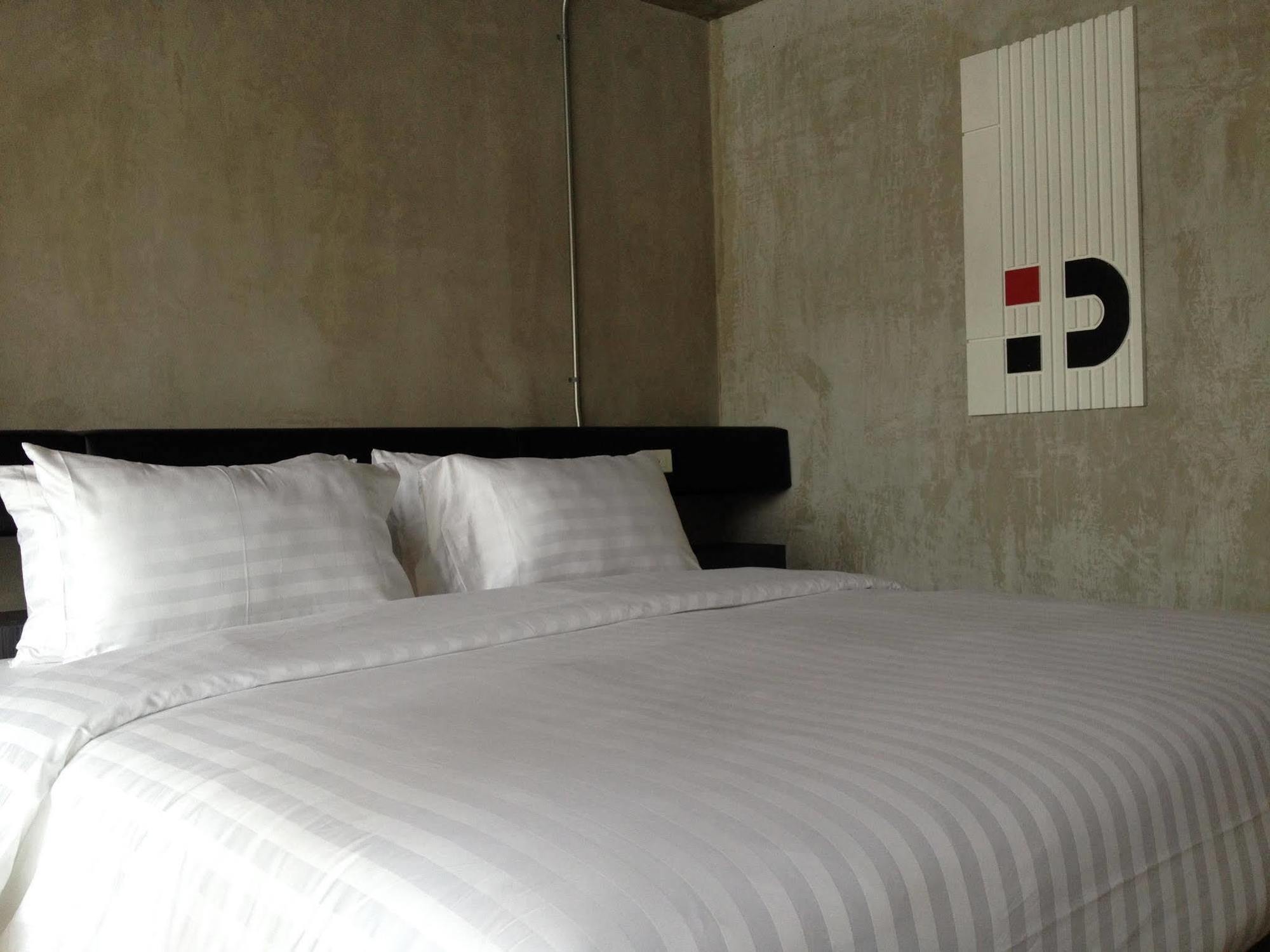 Dsure Hotel Phuket Patong Exterior photo