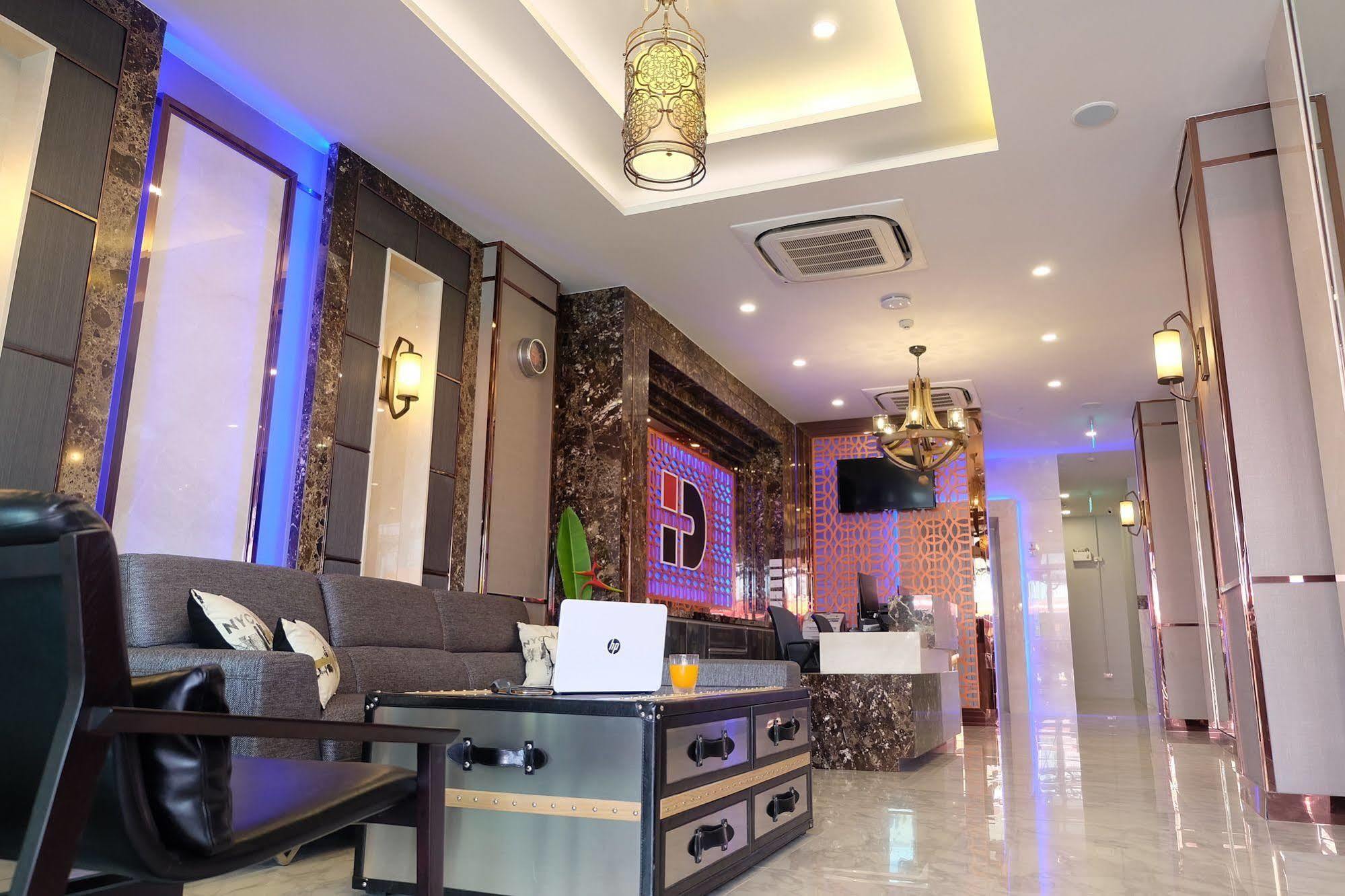 Dsure Hotel Phuket Patong Exterior photo