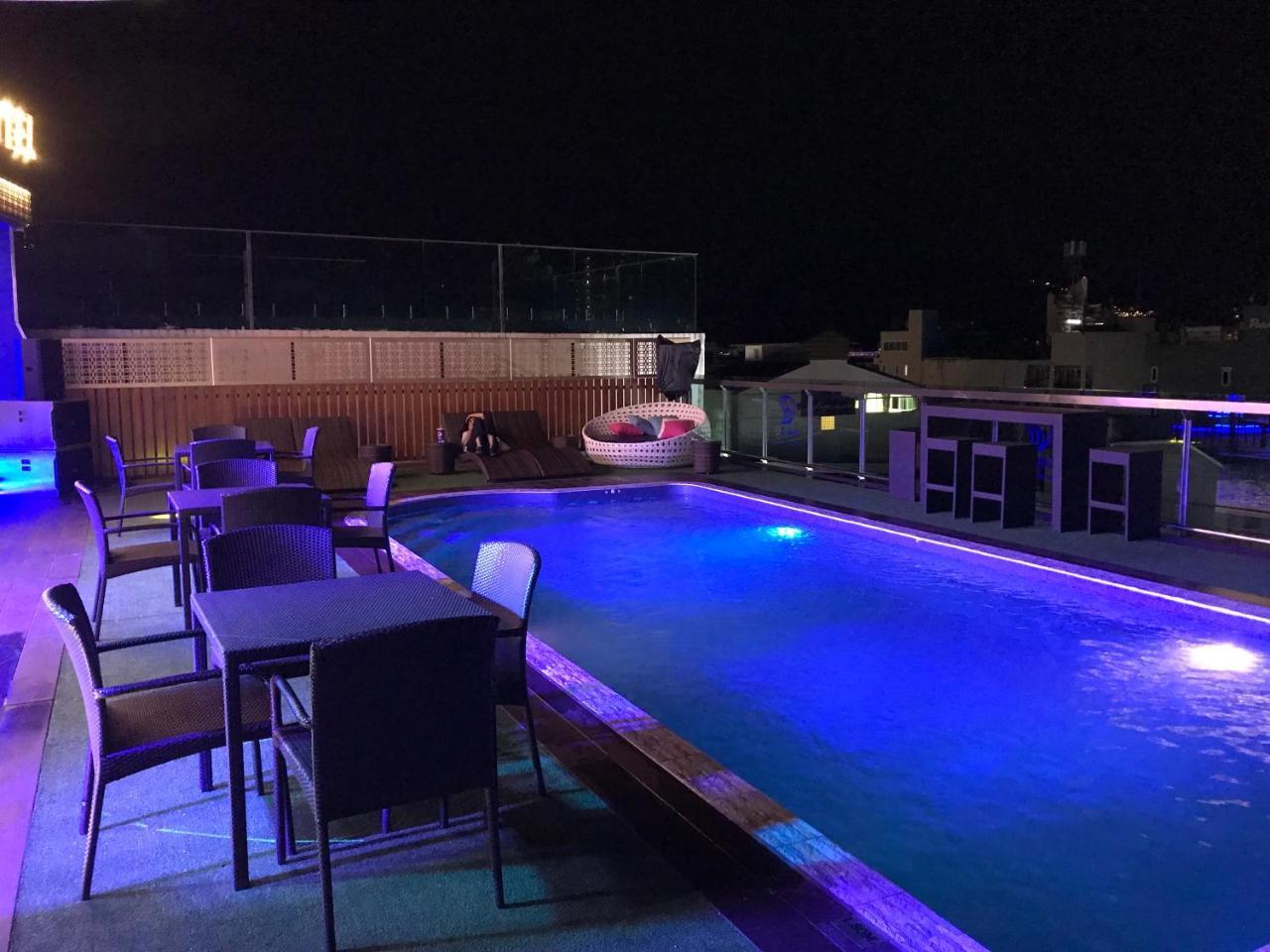 Dsure Hotel Phuket Patong Exterior photo